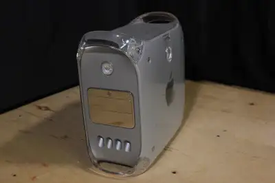 Power Macintosh G4 (FireWire 800) Processeurs 2 X PowerPC 7455 1.25 Ghz Mémoire 2 GB OS 10.5 Pas de...