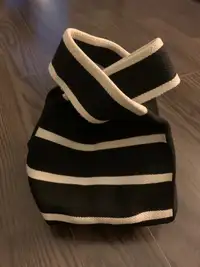 Black and white knit tote