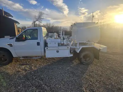 2008 ford f350, 185xxx km, no blow by. (Have video of running for serious inquiries) 6spd manual tra...