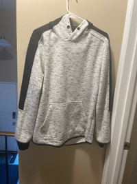  Men’s hoodies medium size (2 pictures)