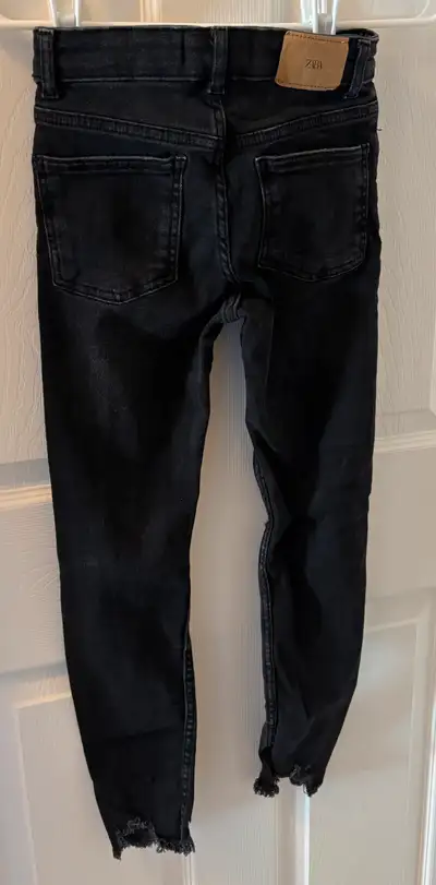 Girls ZARA Ripped Black Denim Jeans, Size 10 (140) Almost new Condition! $10 Message me if intereste...