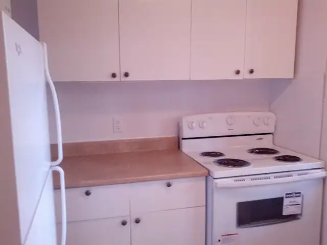 *URGENT* - ROOM / CHAMBRE À LOUER Montréal (Metro Cote Vertu) in Room Rentals & Roommates in City of Montréal - Image 3