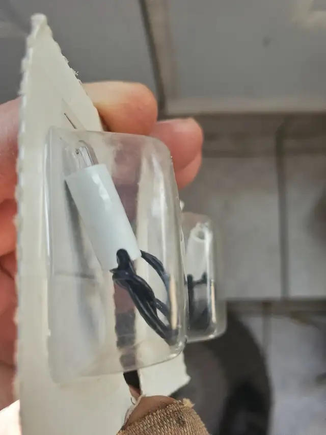 2 Technics SL-1200 series turntable Pop-Up replacement bulbs in Performance & DJ Equipment in La Ronge - Image 4