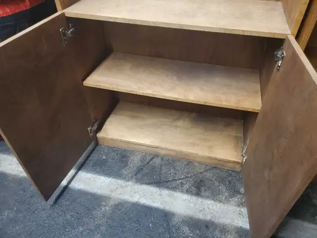 Bookcase with lower cupboard doors in Bookcases & Shelving Units in Ottawa - Image 3