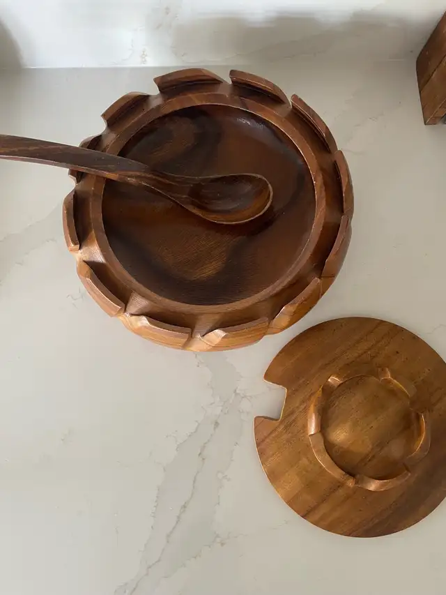 Vintage Mid Century Hand Carved Monkey Pod Wood Lotus Tureen Set in Kitchen & Dining Wares in Markham / York Region - Image 3
