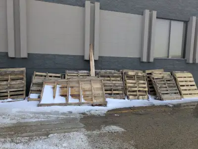 Free wooden pallets, View more