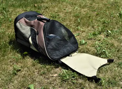 Sac à dos ou sac pour transport des chats et des petits chiens Neuf, pas utilisé (pour mon Guinea pi...