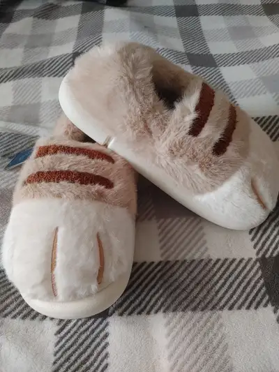 Size 6 girls slippers, View more