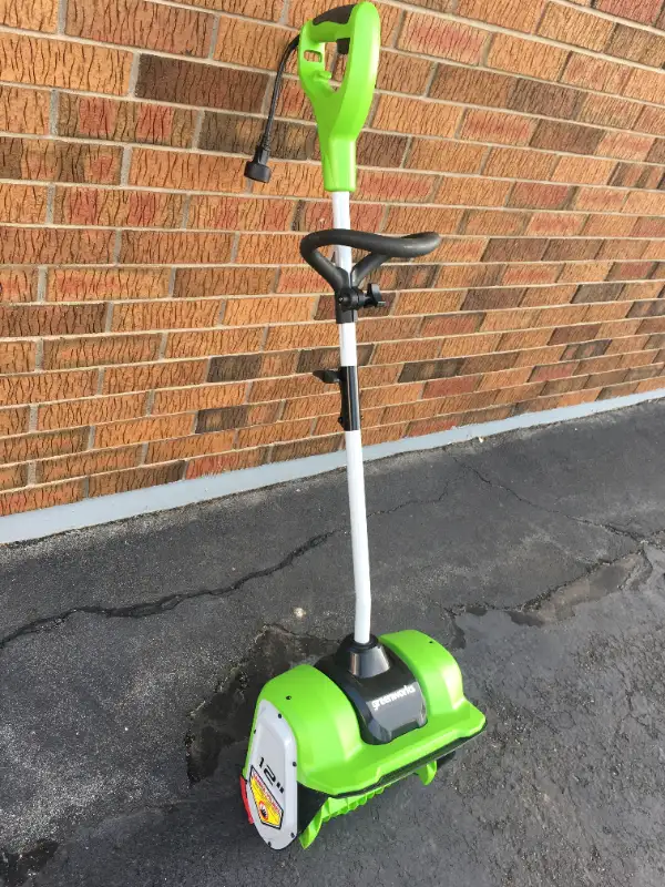 NEW Electric Snow Shovel in Snowblowers in Markham / York Region - Image 2