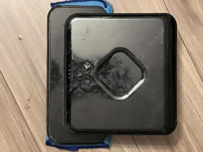 iRobot Braava 380t Robot Mop - 18 months old. - In very good working condition. - No cracks and no d...