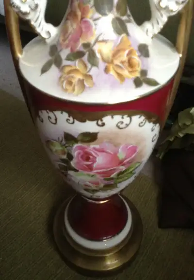 This is for a Japanese made antique / vintage rose design floral flower hand painted lamp. It is an...