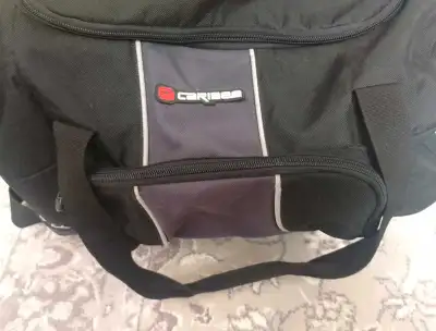 CARIBEE bag with cooler EXCELLENT CONDITION, View more