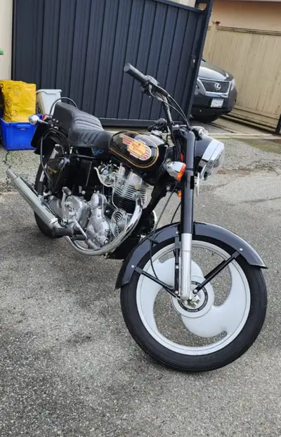 2006 Royal Enfield Bullet 350. Mileage- 170km. One and only in Winnipeg. Easy to maintain. Smooth ru...