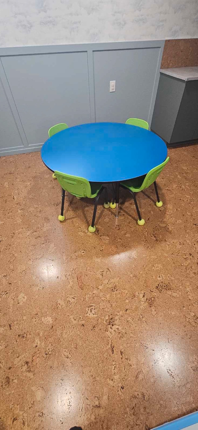 Adjustable height daycare/classroom table w. 4 chairs in Other Tables in Ottawa
