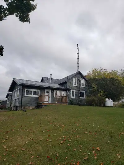For rent is an updated century home. Located in Shannonville on a beautiful 2.5 acre lot. The home b...