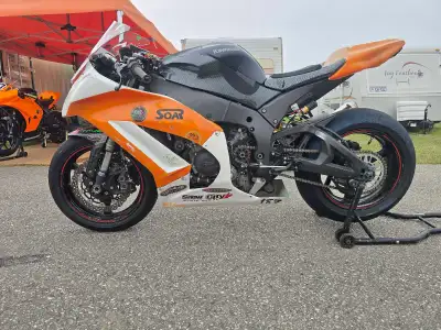 2011 Kawasaki ZX10R Clean Quebec Title Set Up for Racing-No Street Parts. Ohlins Fork Cartridges Ohl...