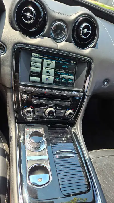Jagure XJ super charge, 2015, in great condition . Only seriouse buyer text+1 (416) 662-2753