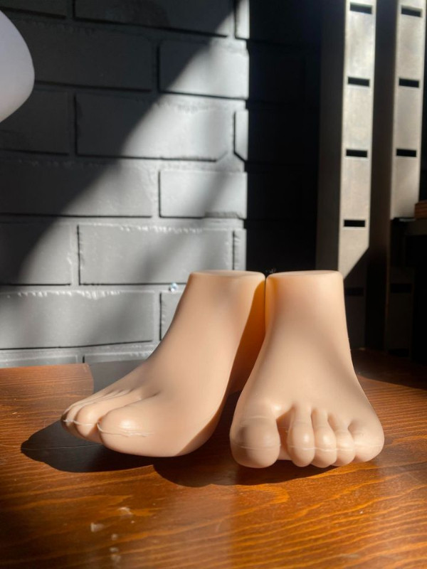 NUDE FEET DISPLAY (PAIR) $10 in Other Business & Industrial in City of Toronto - Image 3