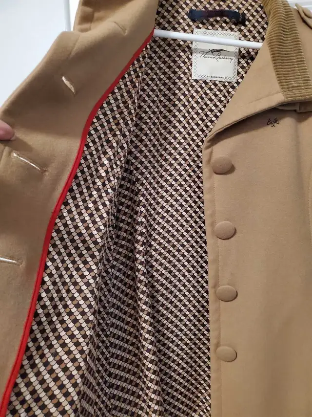 Burberry Coat for Women Size US M in Women's - Tops & Outerwear in Mississauga / Peel Region - Image 5