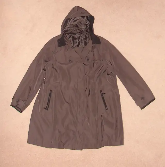 Top, Cropped Leggings, Fall Jacket - 4X, New Swimsuit sz 24 in Women's - Tops & Outerwear in Strathcona County - Image 5