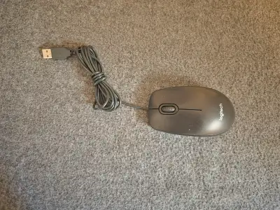 Logitech computer mouse (USB A wired) ** LOOKING TO SELL ASAP ** ** PRICE IS FIRM ** ** WILL NOT MAI...