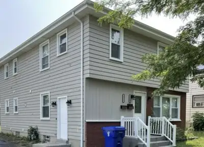 Spacious and well-maintained apartment available for rent in a quiet and secure neighborhood. Featur...