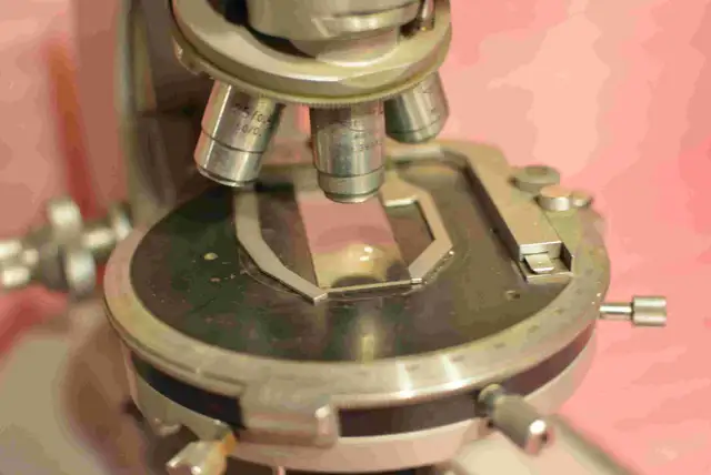 Reichert Zetopan Microscope and Accessories in Other in Barrie - Image 5