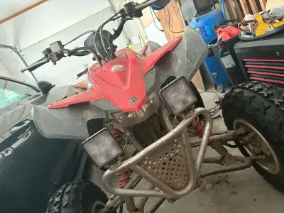 Bonjour je vend mon honda 400 ex 2008 juste la batterie a changer va super bien 4300$ Cote a cote en...
