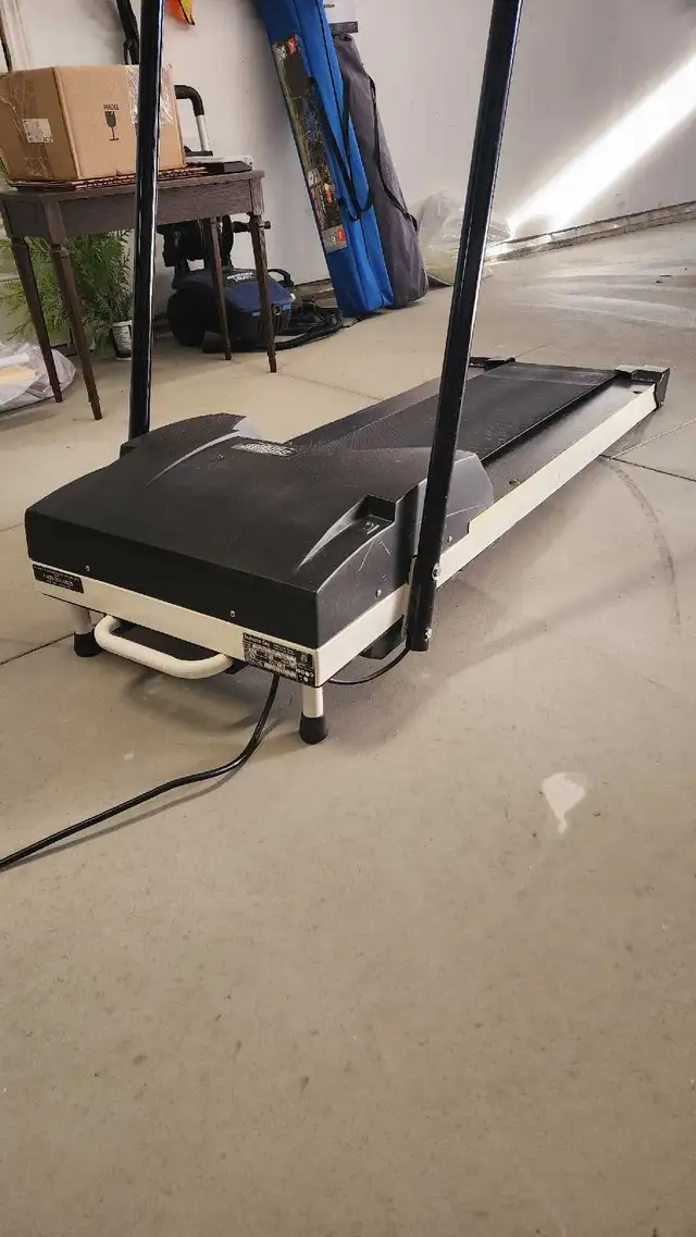 Roadmaster Treadmill in Exercise Equipment in Sarnia - Image 5