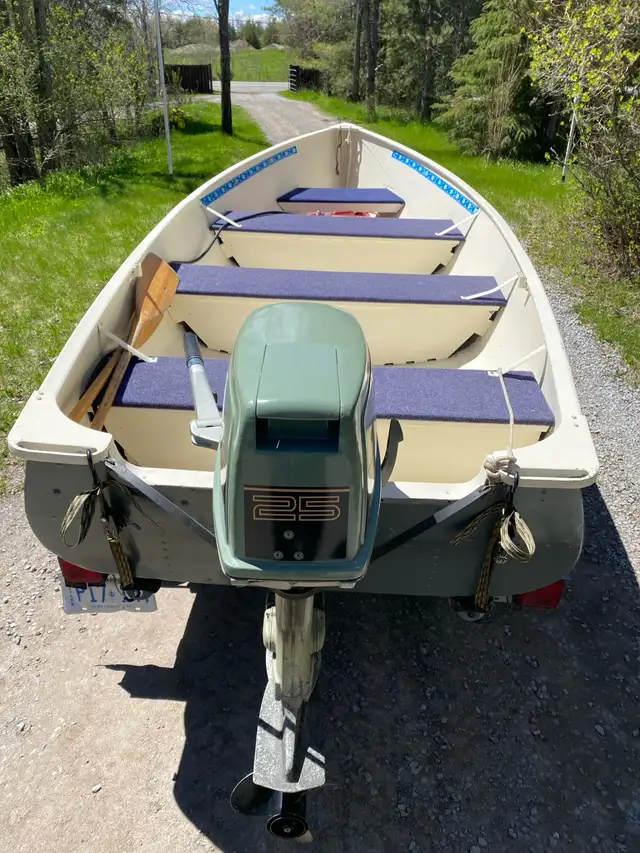 14’ Aluminum fishing boat in Powerboats & Motorboats in Peterborough - Image 9