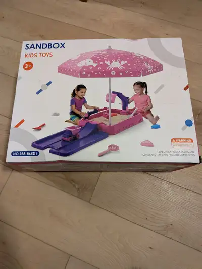 Keep the kids entertained for hours with this versatile HYES Sandbox playset! It’s a complete sensor...