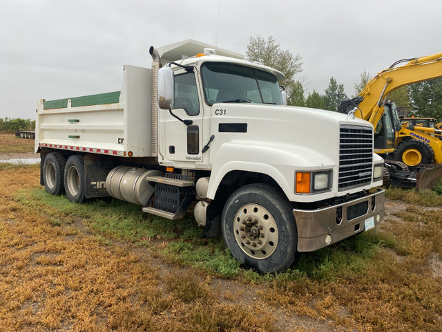 2008 Mack dump truck  in Heavy Trucks in Swift Current - Image 2