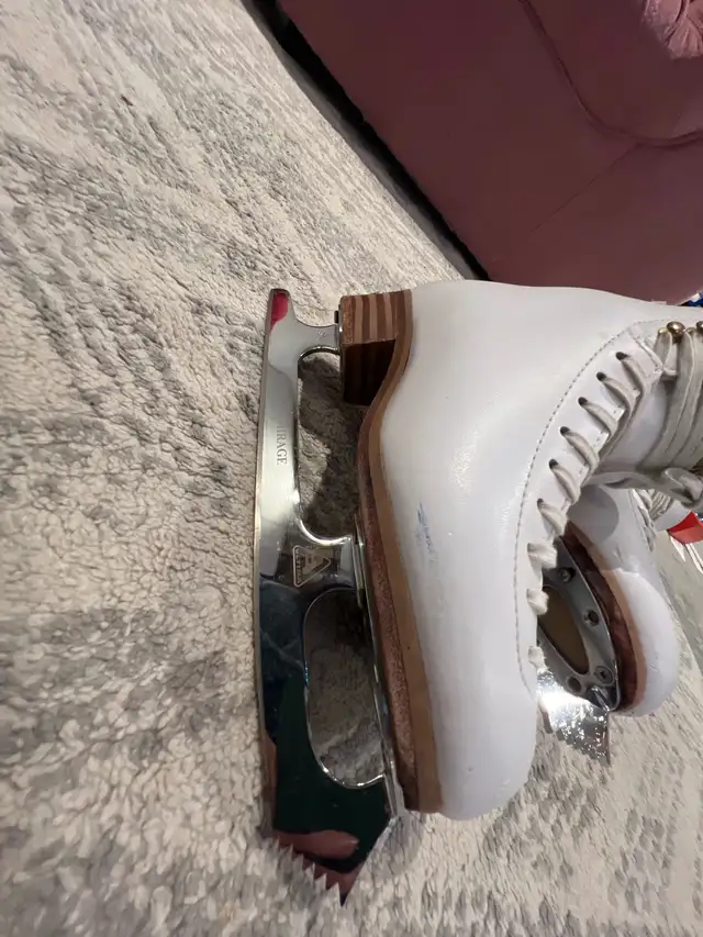 Jackson Freestyle Figure Skates size 3-1/2C in Skates & Blades in Ottawa - Image 2