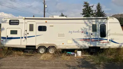 Selling this trailer after owning for around 2.5 years. 4 bunks in the rear and a master in the fron...