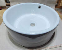 Round vessel sink