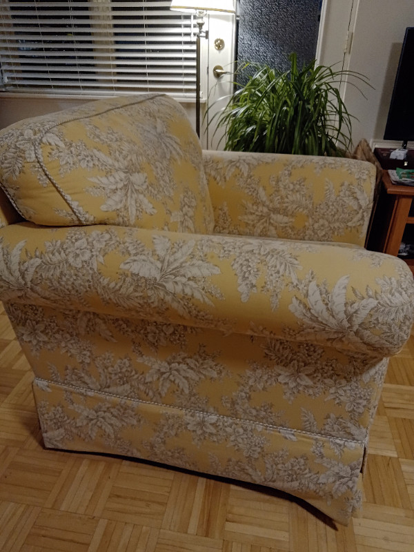 Fauteuil - armchair dans Sofas et futons  à Laval/Rive Nord - Image 2