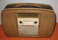 Vintage Radio *AKKORD* Shortwave Portable Tube Style Electric A1