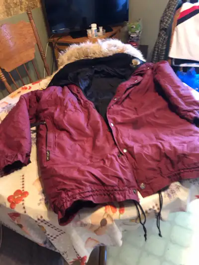 manteau d’hiver pour femme de marque kanuk avec col de fourrure , View more