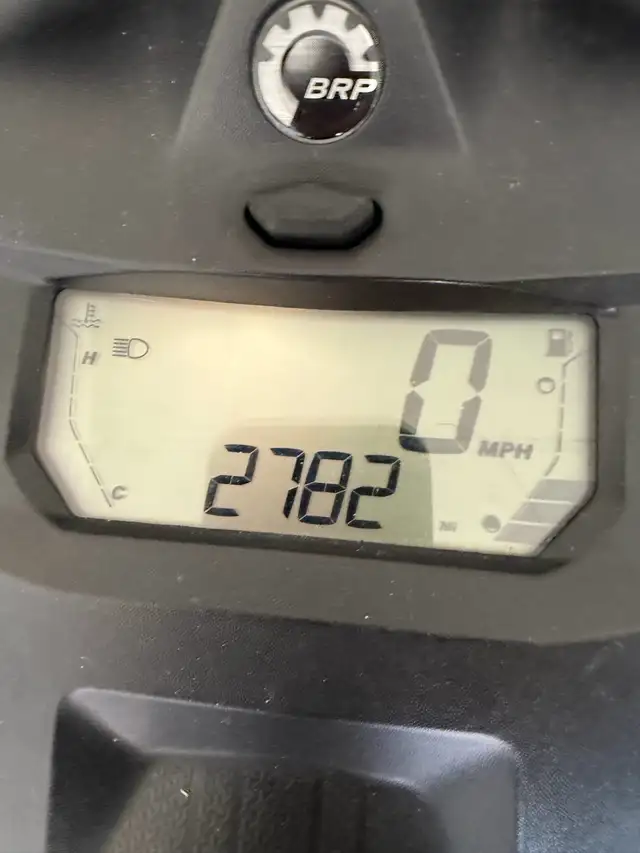 Skidoo 850 154” in Snowmobiles in Strathcona County - Image 3