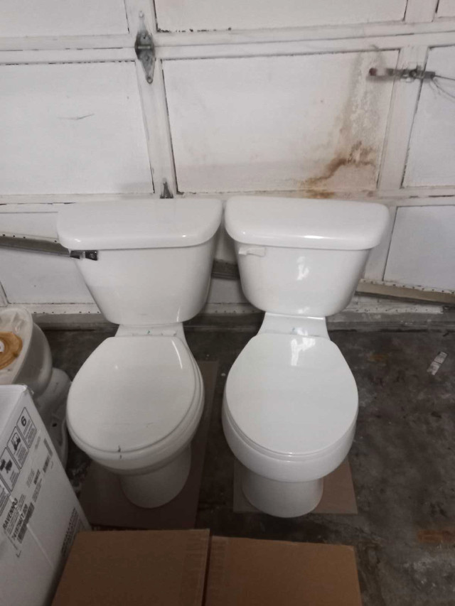 2 free toilets in Free Stuff in Peterborough