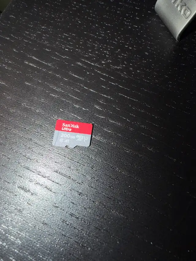 Nintendo Switch Bundle + Extras (Price Reduced) in Nintendo Switch in Kamloops - Image 4
