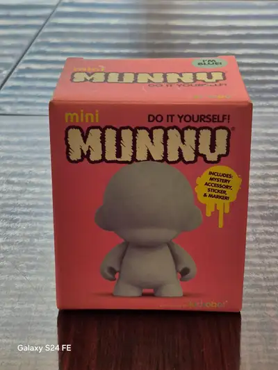 KIDROBOT  MUNNY  DO  IT  YOURSELF  BLUE  4  MINI  FIGURE, View more