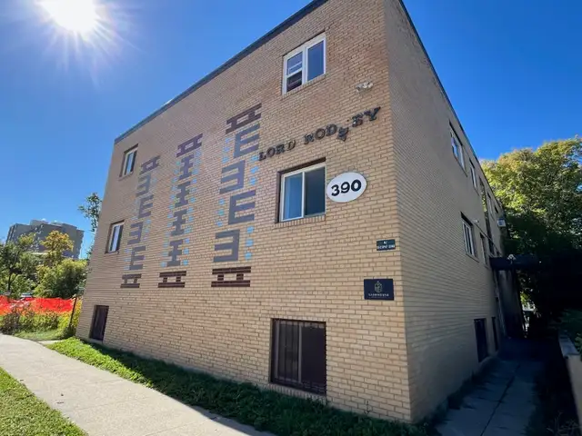 Spacious 1 Bedroom Apartment Suite on Sherbrook