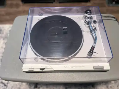 TECHNICS SL-D2 Automatic Direct drive turntable record player, View more