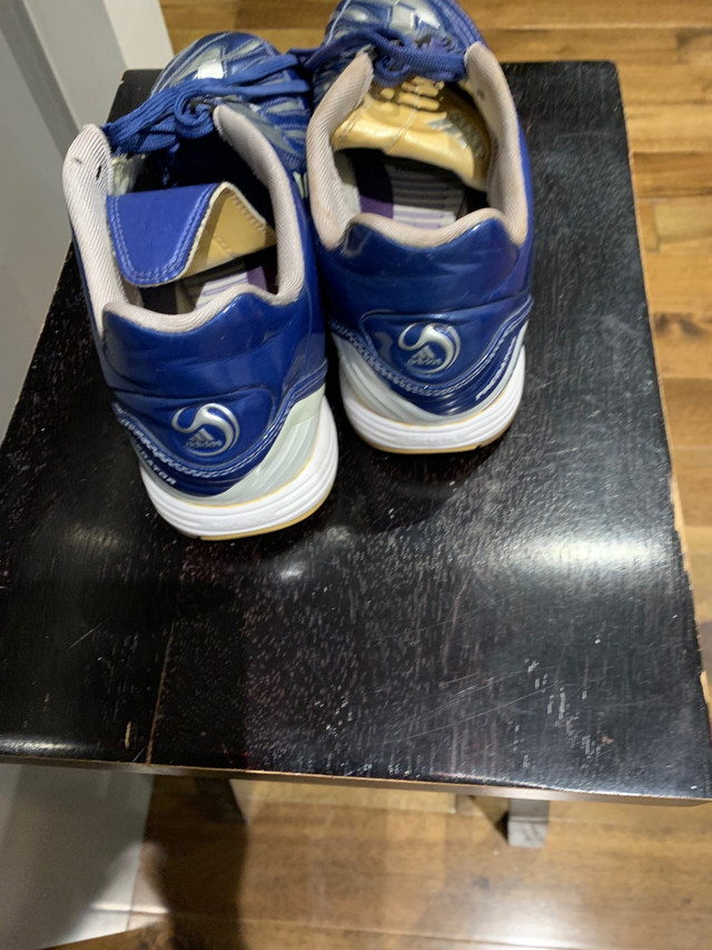Adidas size 9 men’s indoor soccer shoes  in Men's Shoes in Markham / York Region - Image 4