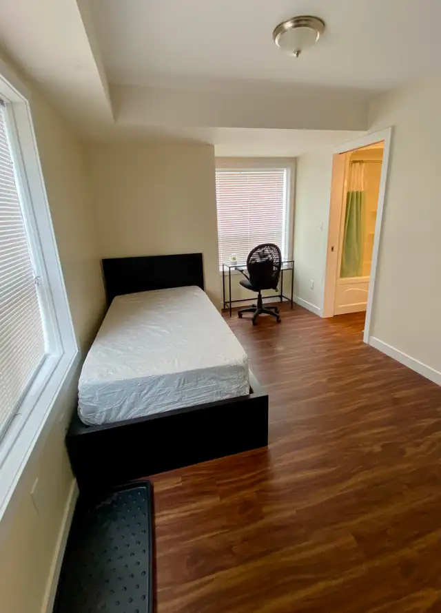 Room for Rent   Ensuite Bathroom @ 400 Albert St -LEASE TRANSFER