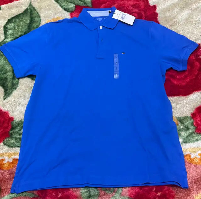 Tommy Hilfiger Men's Slim Fit Stretch Pique Polo Shirt in Men's in Oshawa / Durham Region - Image 2