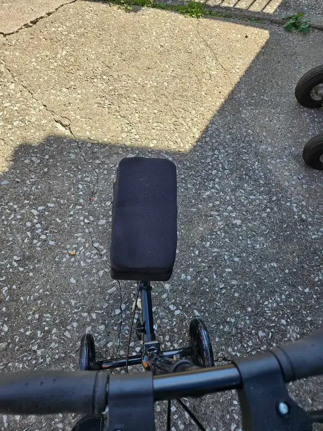 Knee Scooter598239731558666241