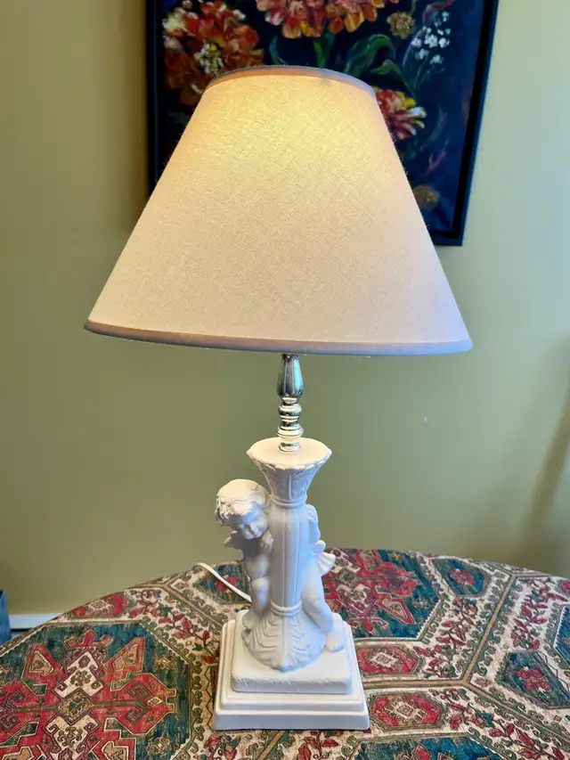 angel lamp in Home Décor & Accents in Edmonton - Image 2