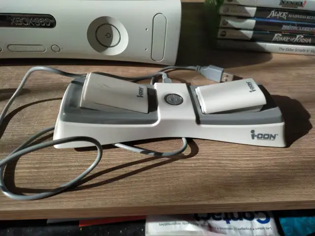 console xbox 360 avec accessoires et 7 jeux in XBOX 360 in Longueuil / South Shore - Image 4